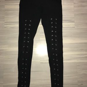 Lace-up black leggings